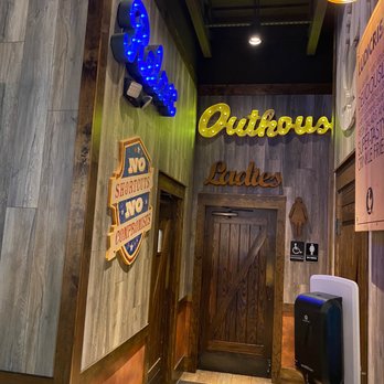 Zaxbys - the entrance to the restaurant - Chicken Wings Near Me - Dothan, Alabama