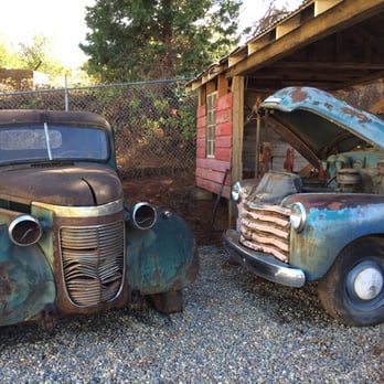 Larsen Apple Barn - Neat old trucks - Fruits & Veggies Near Me - Camino, California Larsen Apple Barn - Neat old trucks - Fruits & Veggies Near Me - Camino, California
