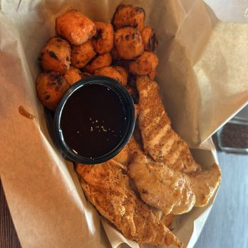 sneakybird - Chicken tenders w Sweet Potato Tots - Chicken Wings Near Me - Surprise, Arizona