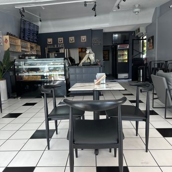 Express Coffee - Inside - Coffee & Tea Near Me - Glendale, California