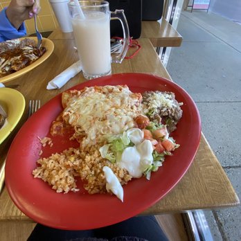 La Fogata Restaurant - Enchiladas suiza's - Mexican Near Me - Streamwood, Illinois