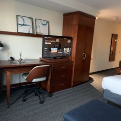 Courtyard by Marriott Burlington Mt. Holly/Westampton - Desk space