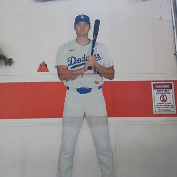 El Segundo 5 min Express Car Wash - Dodgers Shohei Otani - Car Wash Near Me - El Segundo, California