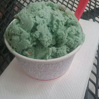 Le Macaron French Pastries - Denton - Pistachio gelato was very crumbly and not creamy at all on 8/26/18 - Macarons Near Me - Denton, Texas