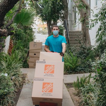 Simple Moving Company - Masks are mandatory - Movers Near Me - Culver City, California Simple Moving Company - Masks are mandatory - Movers Near Me - Culver City, California