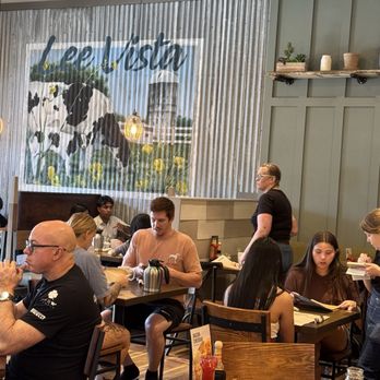 First Watch - Inside - Breakfast & Brunch Near Me - Orlando, Florida