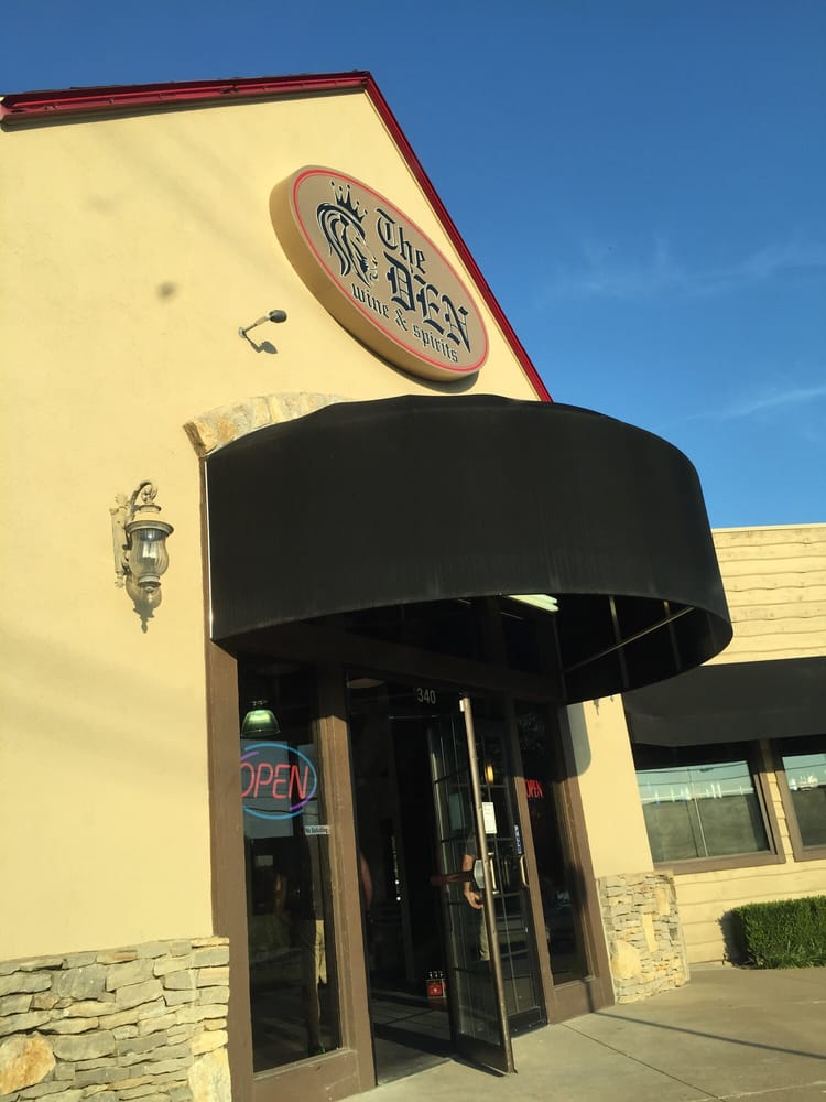 THE DEN Updated May 2024 1317 E 44th Pl, Tulsa, Oklahoma Beer