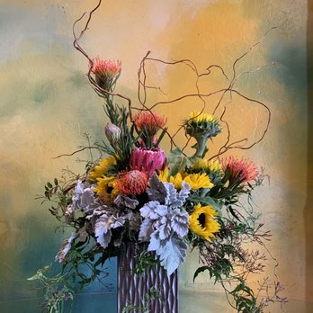 Ladybug Flowers - Florists Near Me - Sausalito, California Ladybug Flowers - Florists Near Me - Sausalito, California