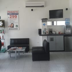 Bridgestone llantera - Sala de espera con cafetera instalada