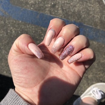 Dollish Polish Nail Studio - Nail Salons Near Me - Rialto, California