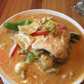 Spice Thai & Sushi - Red chicken curry - Sushi Bars Near Me - Lakeland, Florida