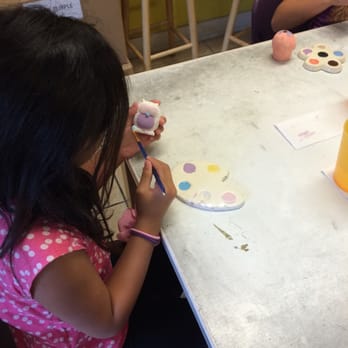 Clay Café - Painting a masterpiece - Cafes Near Me - Honolulu, Hawaii