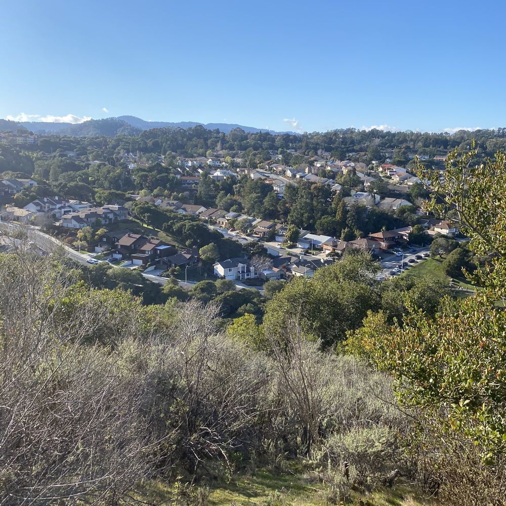 Laurelwood Park/Sugarloaf - Great views at the top... - Parks Near Me - San Mateo, California Laurelwood Park/Sugarloaf - Great views at the top... - Parks Near Me - San Mateo, California