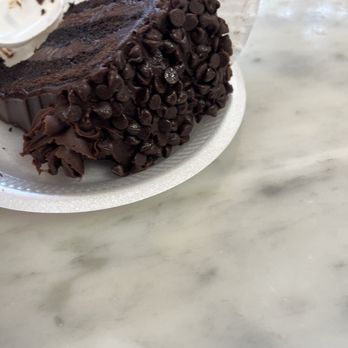 Versailles - Chocolate Cake - Cuban Near Me - Miami, Florida Versailles - Chocolate Cake - Cuban Near Me - Miami, Florida