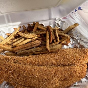 Sipps On Wheels - Fried and fish filet - Food Trucks Near Me - Austin, Texas Sipps On Wheels - Fried and fish filet - Food Trucks Near Me - Austin, Texas