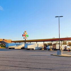 Love's Travel Stop - Diesel Fuel Pumps
