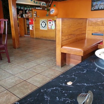 El Azteca - Dining/checkout area - Mexican Near Me - Commerce, Georgia El Azteca - Dining/checkout area - Mexican Near Me - Commerce, Georgia