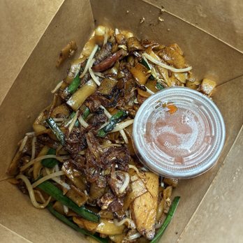 Golden Smell Mee - Char kway teow - Malaysian Near Me - Vancouver, British Columbia