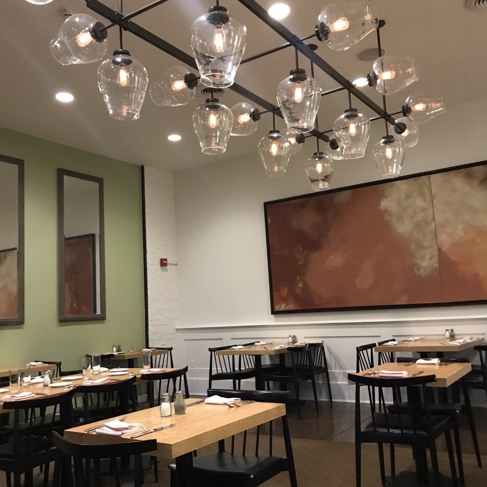 22 Square Restaurant - Dining area - American Near Me - Savannah, Georgia