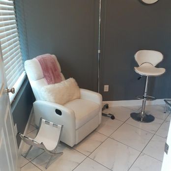 The Hydro Bar - comfortable Hydro Bar chair to relax and enjoy your IV infusion - Medical Spas Near Me - Hinesville, Georgia The Hydro Bar - comfortable Hydro Bar chair to relax and enjoy your IV infusion - Medical Spas Near Me - Hinesville, Georgia