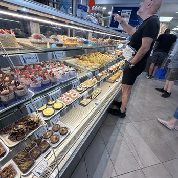 Sanremo Bakery - Bakeries Near Me - Etobicoke, Ontario