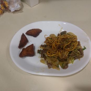 Golden House Restaurant - Beef Pan Fried Noddles and Shrimp Toast - Asian Fusion Near Me - Rutherford, New Jersey Golden House Restaurant - Beef Pan Fried Noddles and Shrimp Toast - Asian Fusion Near Me - Rutherford, New Jersey