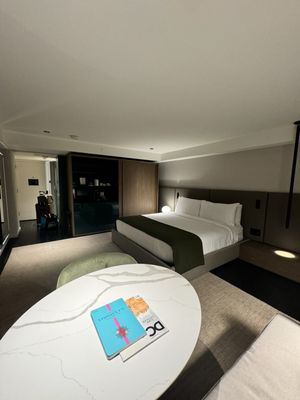 Hotel AKA Alexandria by null