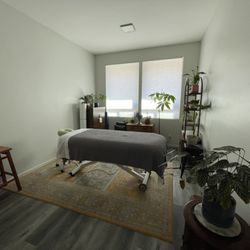 Unfurl Massage Studio - Treatment room