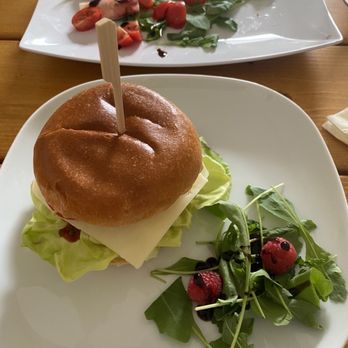 Zur Post - Chicken sandwich - Bavarian Near Me - Grafenwöhr, BY