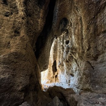 Cave of Munits - Hiking Near Me - West Hills, California Cave of Munits - Hiking Near Me - West Hills, California