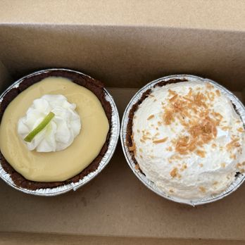 Leoda's Kitchen and Pie Shop - Lime pie and coconut creme - Breakfast & Brunch Near Me - Lahaina, Hawaii Leoda's Kitchen and Pie Shop - Lime pie and coconut creme - Breakfast & Brunch Near Me - Lahaina, Hawaii