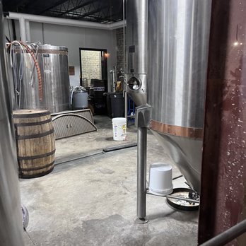 Hometown Brewing - the inside of a brewery - Beer Bar Near Me - Louisville, Kentucky