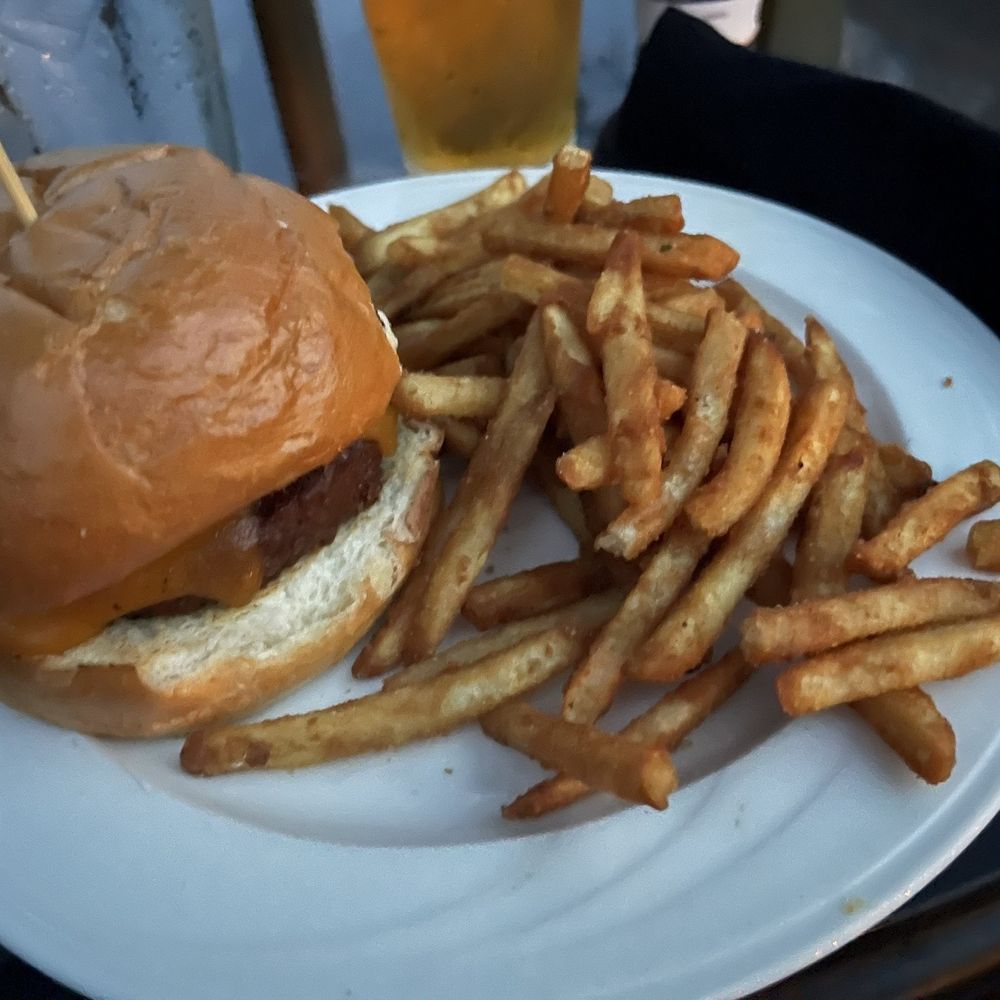 Ruttger's Lakeside Dining - Overpriced burger $23.50 - American Near Me - Bemidji, Minnesota