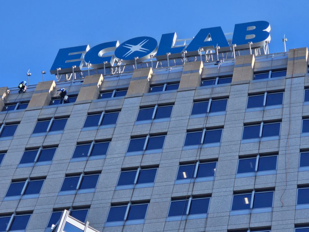 SQUEEGEE SQUAD MINNNEAPOLIS ST PAUL Updated October 2024 42