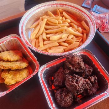 Fresh Florida Fisheries - Tostones, fries, conch fritters - Seafood Markets Near Me - Miami, Florida