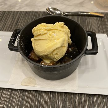 United Polaris Lounge - Bread pudding - Airport Lounges Near Me - Chicago, Illinois United Polaris Lounge - Bread pudding - Airport Lounges Near Me - Chicago, Illinois