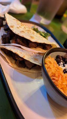 Dos Taquitos by null