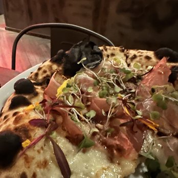 Double Zero Pie & Pub - Pizza Near Me - Las Vegas, Nevada
