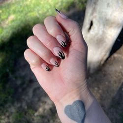 I Nail Spa - Custom nail design beautifully executed