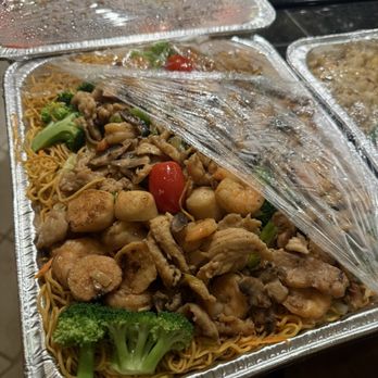 Co Hoang Catering - Small Chow mein $50 - so good. It even have scallops - Caterers Near Me Co Hoang Catering - Small Chow mein $50 - so good. It even have scallops - Caterers Near Me