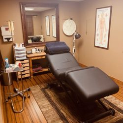 North Valley Medical and Yoga Center - Acupuncture room