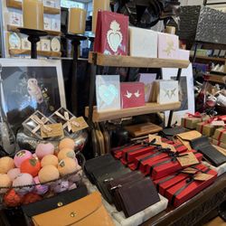 Wendy Foster - Montecito - Sweet treats. Gifts. Home fun .