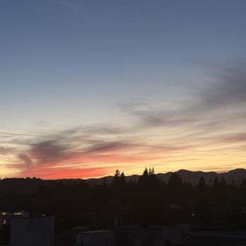 Sky & Vine Rooftop Bar - Sunset views - New American Near Me - Napa, California Sky & Vine Rooftop Bar - Sunset views - New American Near Me - Napa, California
