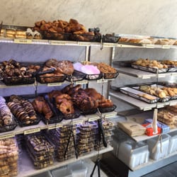 Shloimes Kosher Bakery - Inside