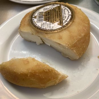 Duke Restaurant & Pub - Cheese - Restaurants Near Me - Cascais, 11 Duke Restaurant & Pub - Cheese - Restaurants Near Me - Cascais, 11
