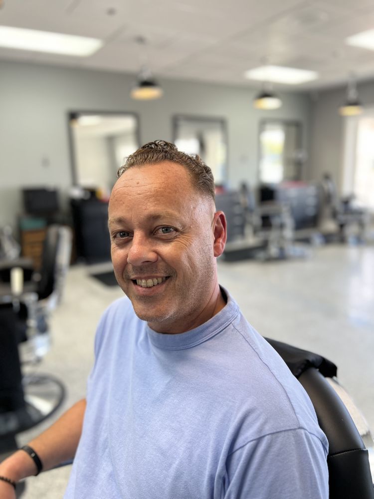 Fade Style Barber Logo