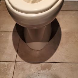 Just here to comment on the bathroom situation.  Toilet 1st time