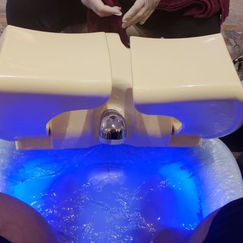 The Bello Nails Bar - They have a shelf that raises up on the pedicure chair so you don't have to suspend your leg in air for them to scrub your foot - Nail Salons Near Me - Tampa, Florida The Bello Nails Bar - They have a shelf that raises up on the pedicure chair so you don't have to suspend your leg in air for them to scrub your foot - Nail Salons Near Me - Tampa, Florida