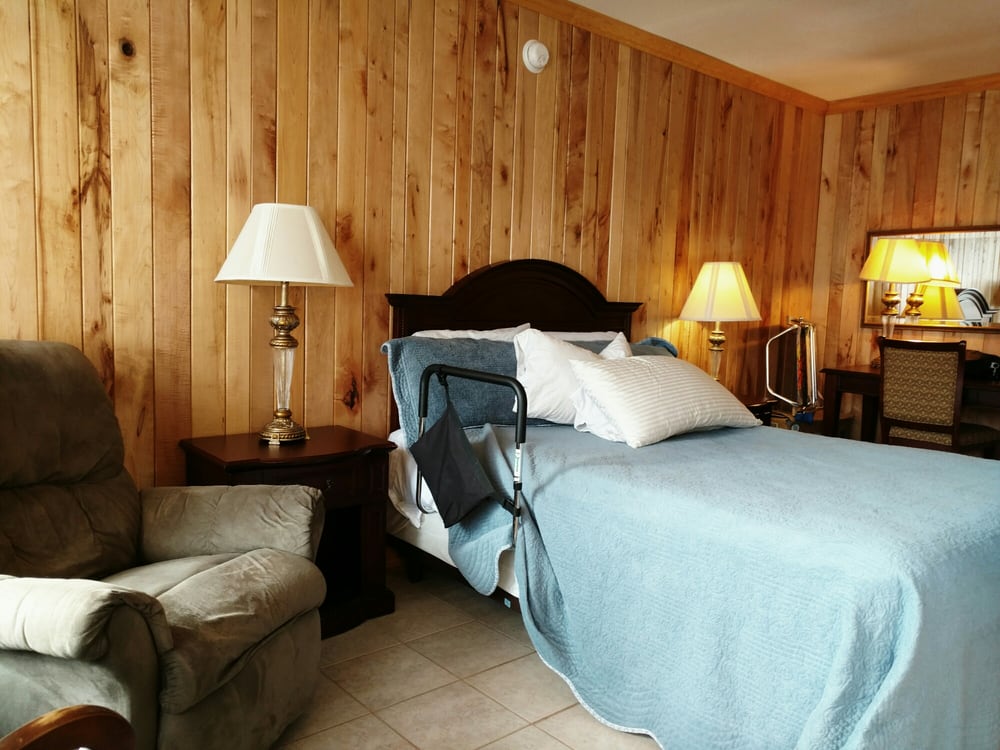 HATFIELD & MCCOY LODGE Guest Houses 1066 S Mayo Trl, Pikeville, KY Phone Number Yelp