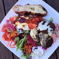Kilim Cafe - Salad meal with falafels - so delicious!